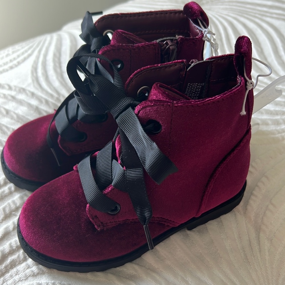 Giovanna crushed velvet lace-up zipper combat boots- Cat & Jack - Burgundy